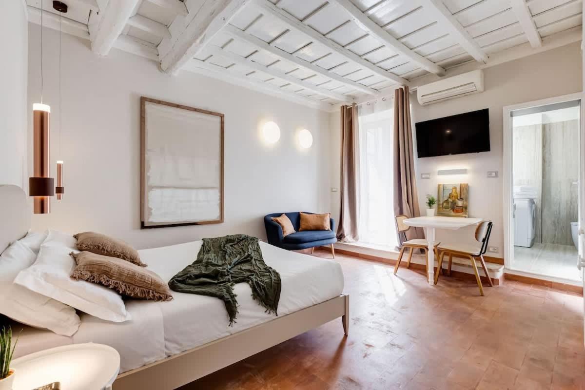 Romantic With Balcony Near Navona Square *